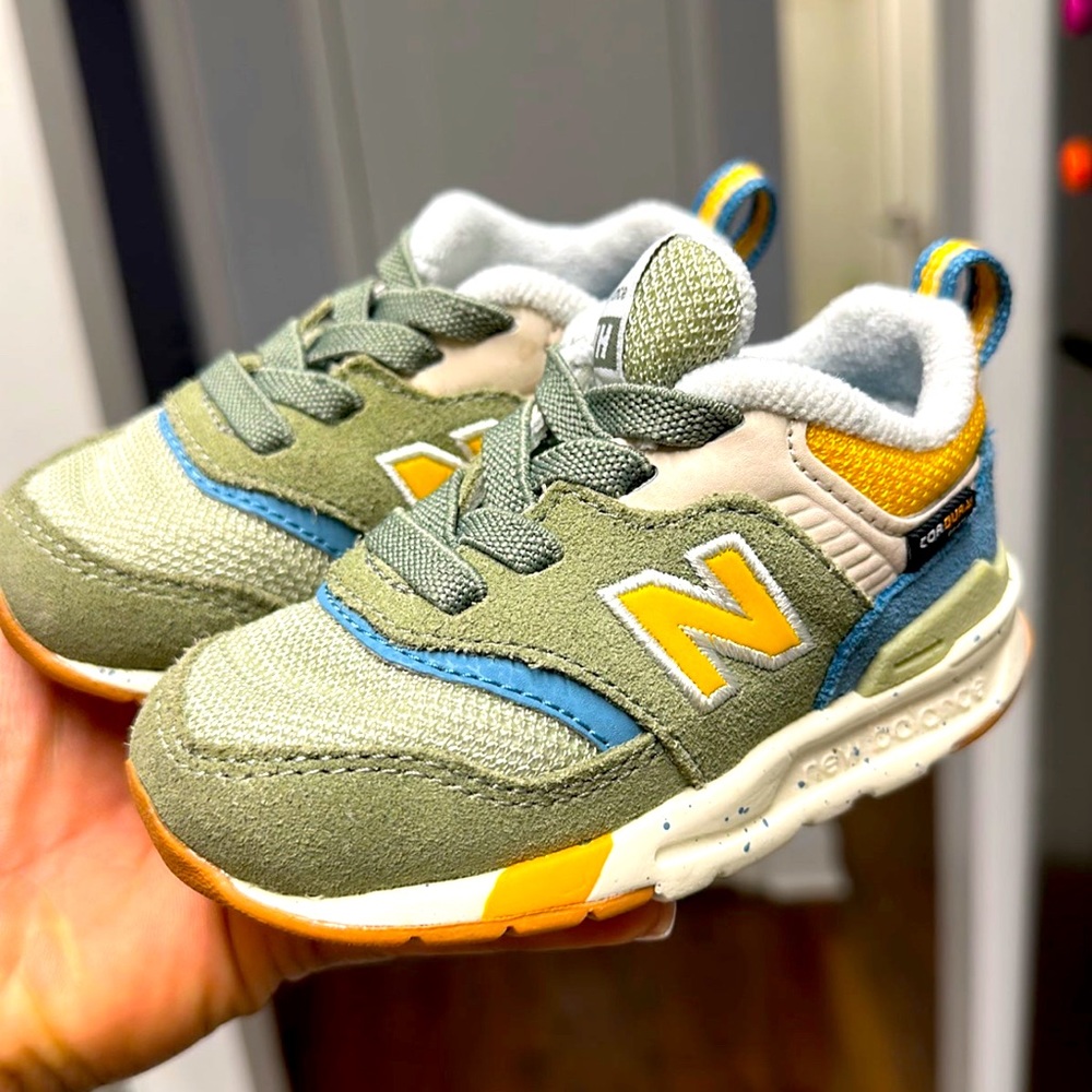 New balance 997H size 5c